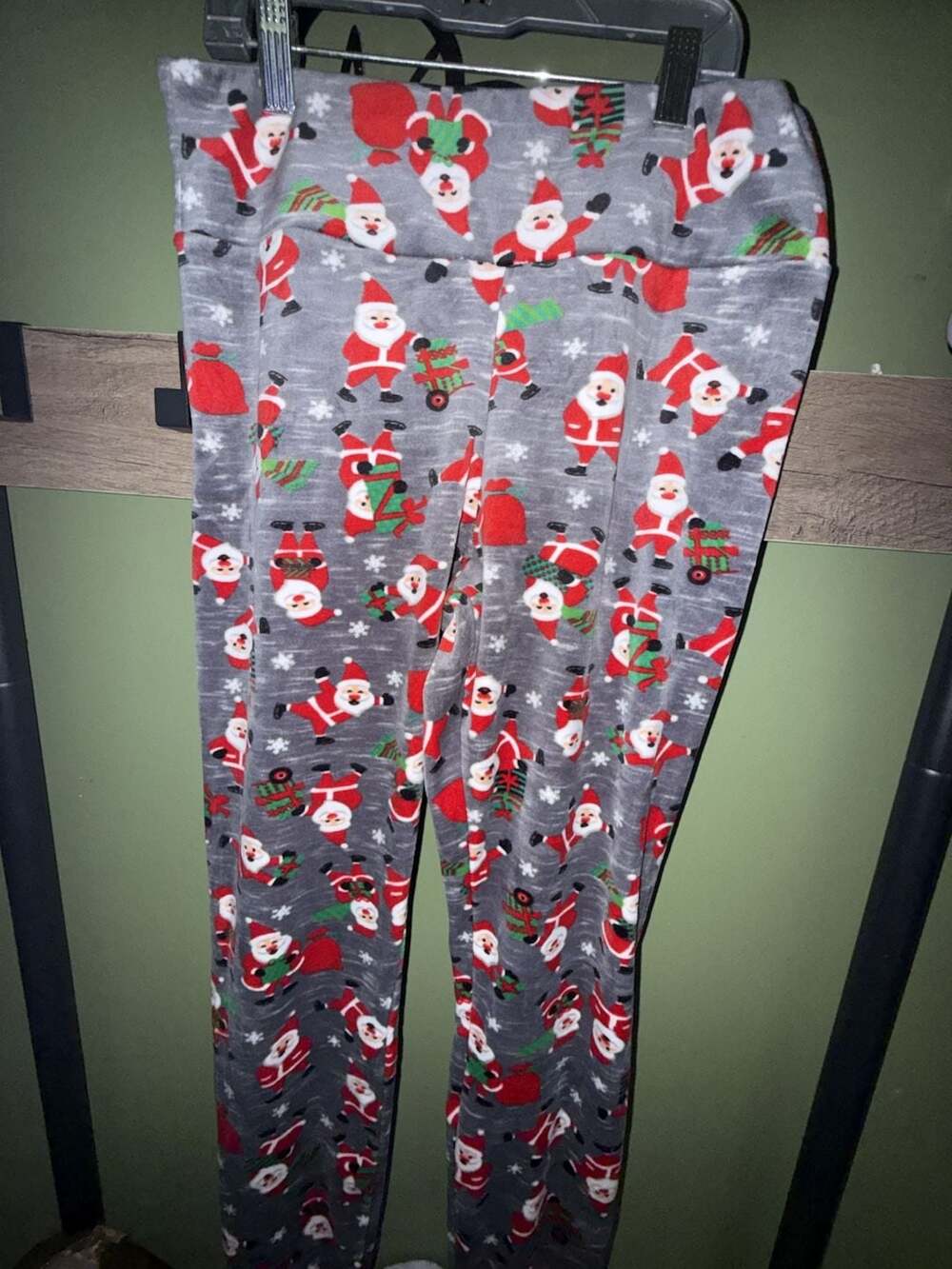 No Boundaries Super Plush Santa Christmas Leggings Size L (11-13)